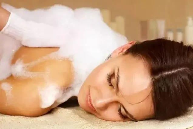 Full body aromatherapy treatment in a luxury Hurghada spa.