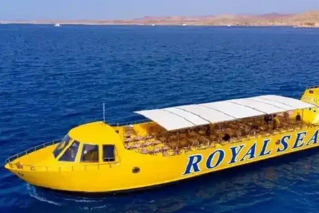 Manolo Tours Egypt high-quality semi-submarine tour service.