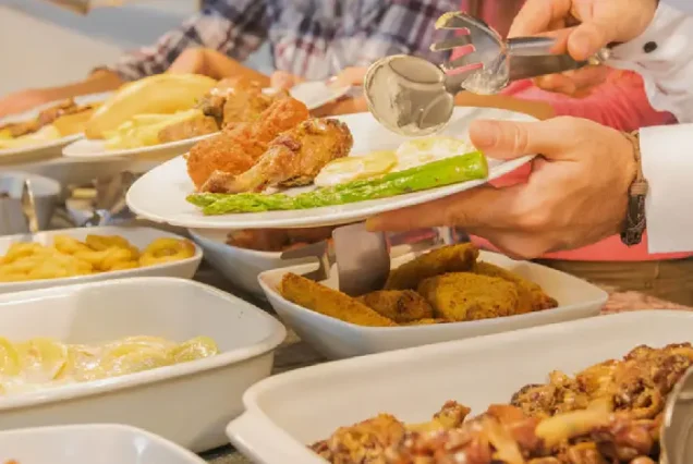 Authentic Egyptian lunch in Luxor during private 2-day trip