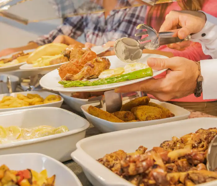 Authentic Egyptian lunch in Luxor during private 2-day trip