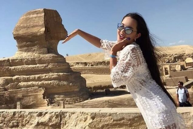 Cairo Day tour from Hurghada by minibus with a small group of 8 people. Grand Egyptian Museum, Pyramids, Lunch and Sphin