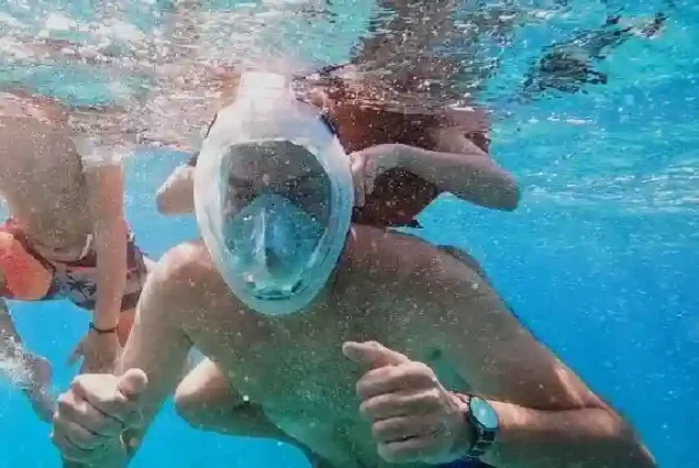 Snorkeling stop during private boat trip Hurghada red sea