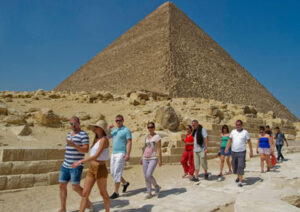 hurghada cairo day trip by minibus