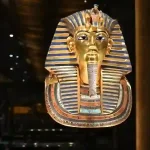 Egyptian Museum golden mask of King Tutankhamun tour.