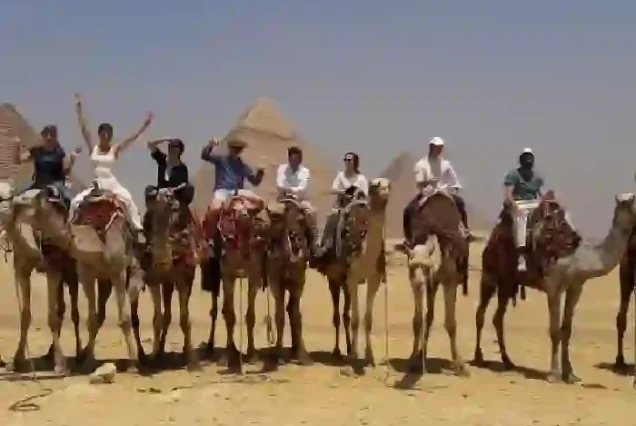 Best Cairo day trip from Hurghada by minibus visiting Giza Pyramids.