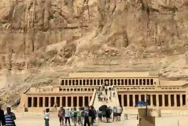 Comfortable air-conditioned minibus for Hurghada to Luxor travel.