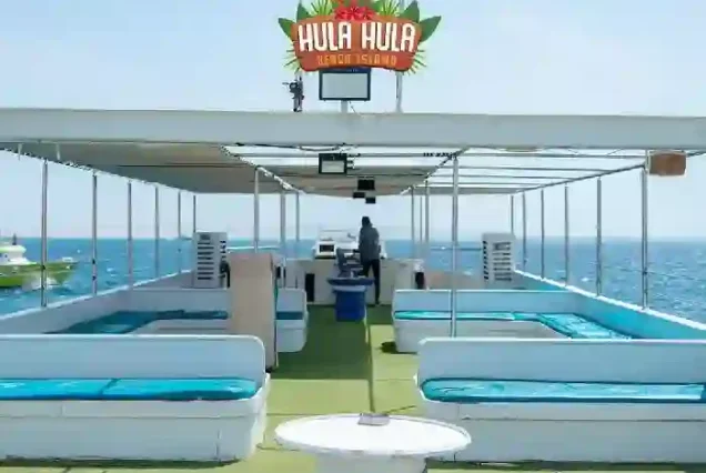 Conquest glass bottom boat tour with Manolo Tours Egypt.