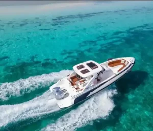 Private speedboat Hurghada - Dolphin swimming & snorkeling - Manolo Tours