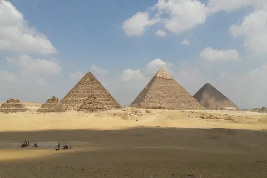 Giza Pyramids and a private Cairo tour from Hurghada - Manolo Tours Egypt