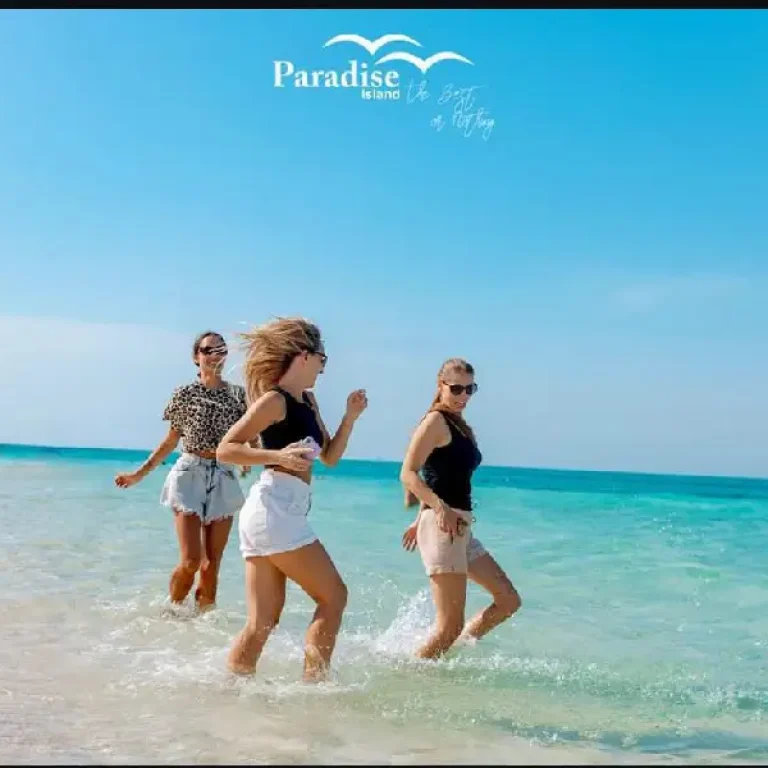 Paradise Island Full Day Trip Hurghada - 2 Hours Beach Time, 2 Snorkeling Stops & Lunch with Manolo Tours